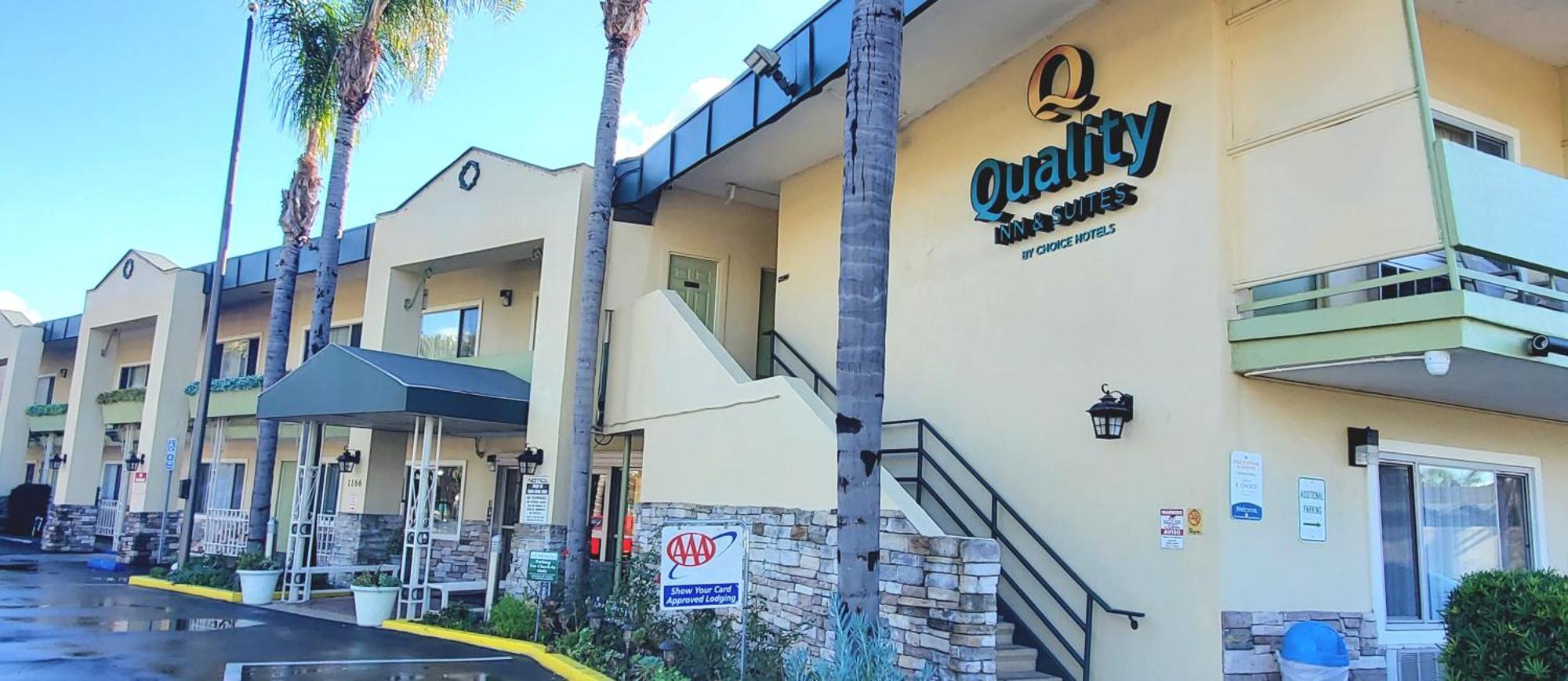 Quality Inn & Suites Anaheim At The Park Exterior photo